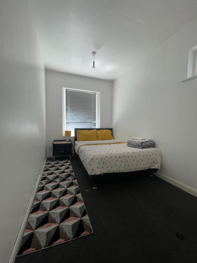 Cozy Private Rooms In Homestay Ilford Exterior foto