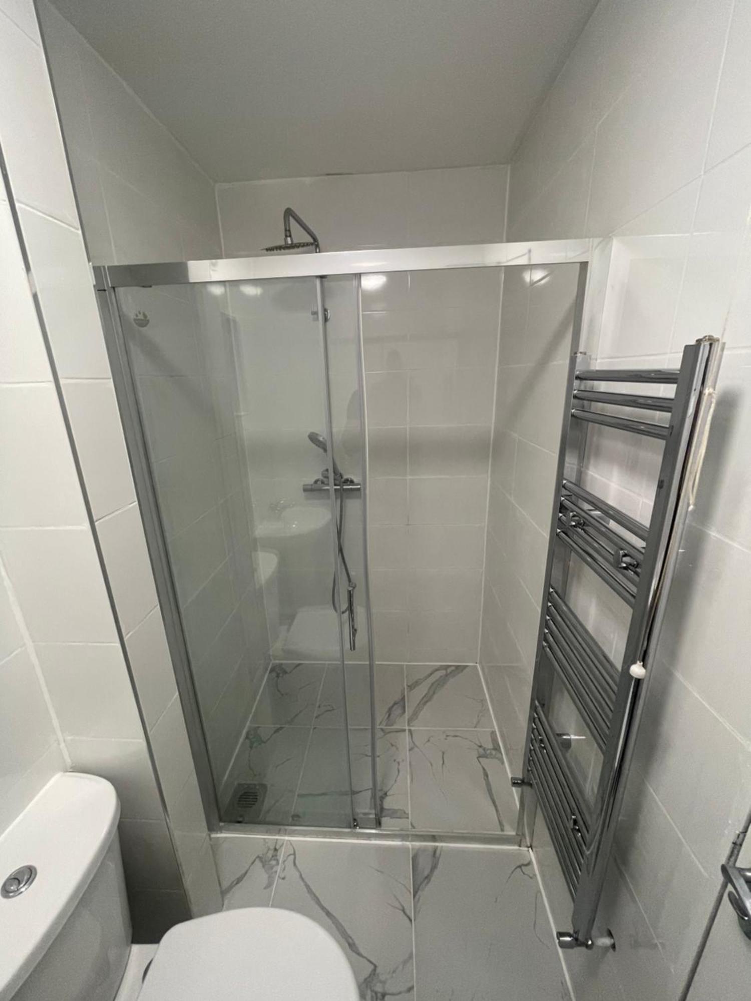 Cozy Private Rooms In Homestay Ilford Exterior foto